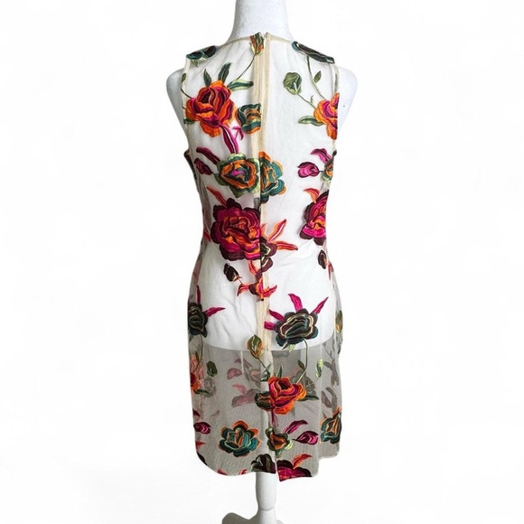 Elegant Floral Embroidered Midi Dress - Picture 2 of 6